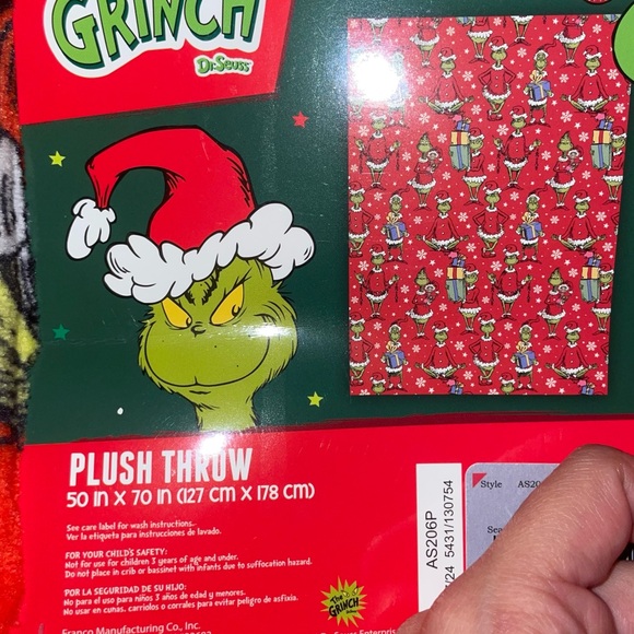♥️🎄 THE GRINCH RED BLANKET 🎄♥️ - Picture 3 of 3